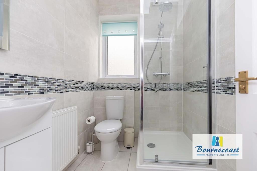 Bournecoast - Ground Floor Close To Sandy Beaches With Patio - Fm660 * Bournemouth