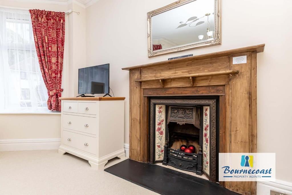 Apartment Bournecoast - Ground Floor Close To Sandy Beaches With Patio - Fm660 Bournemouth