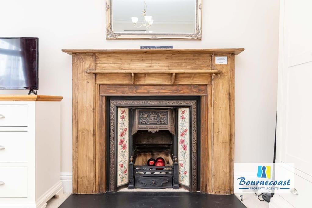 Bournecoast - Ground Floor Close To Sandy Beaches With Patio - Fm660 Bournemouth