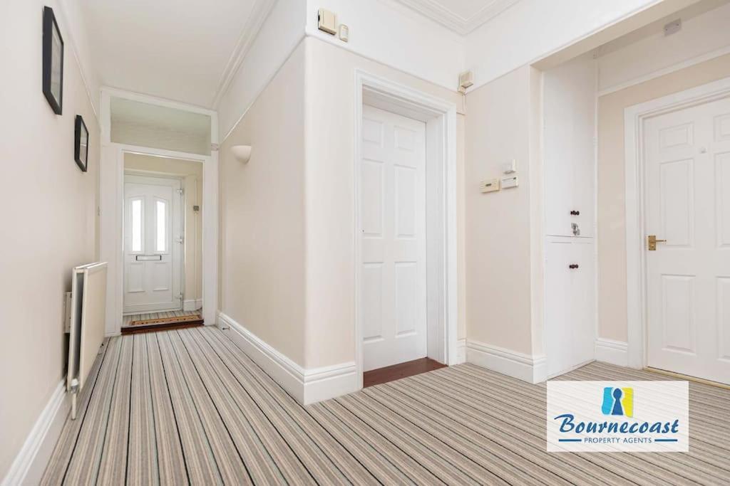 Bournecoast - Ground Floor Close To Sandy Beaches With Patio - Fm660 Apartment Bournemouth
