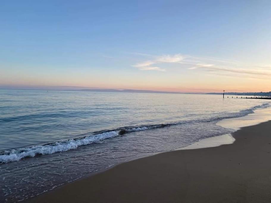 Apartment 1 Bedroom In Bournemouth, Free Parking Bournemouth