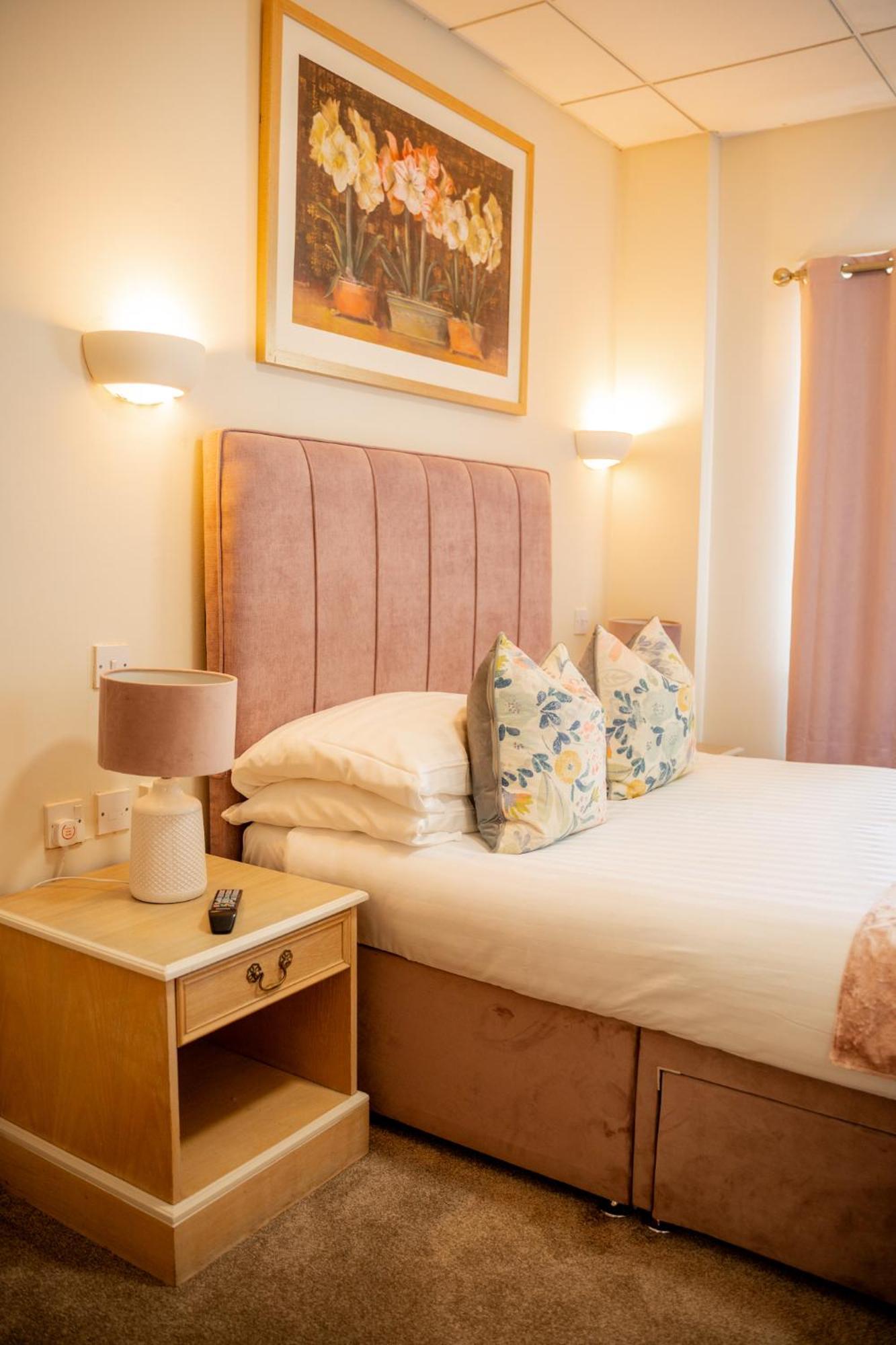 The Mayfair Hotel 3*