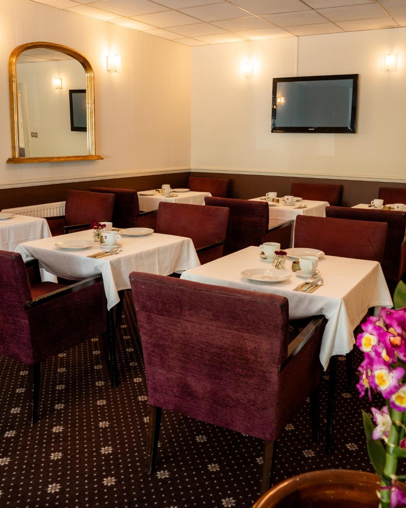 The Mayfair Hotel 3*