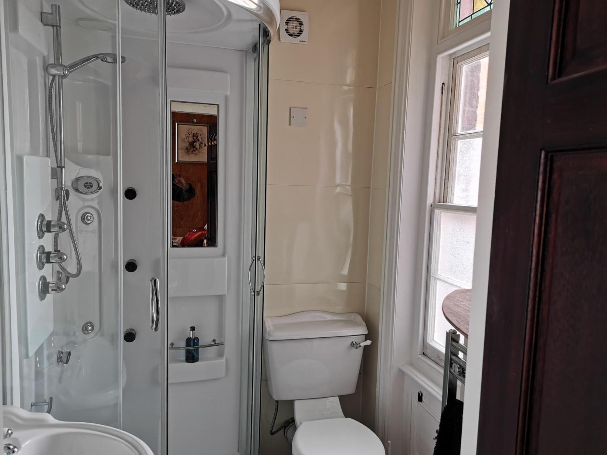 Lincoln House Hotel *