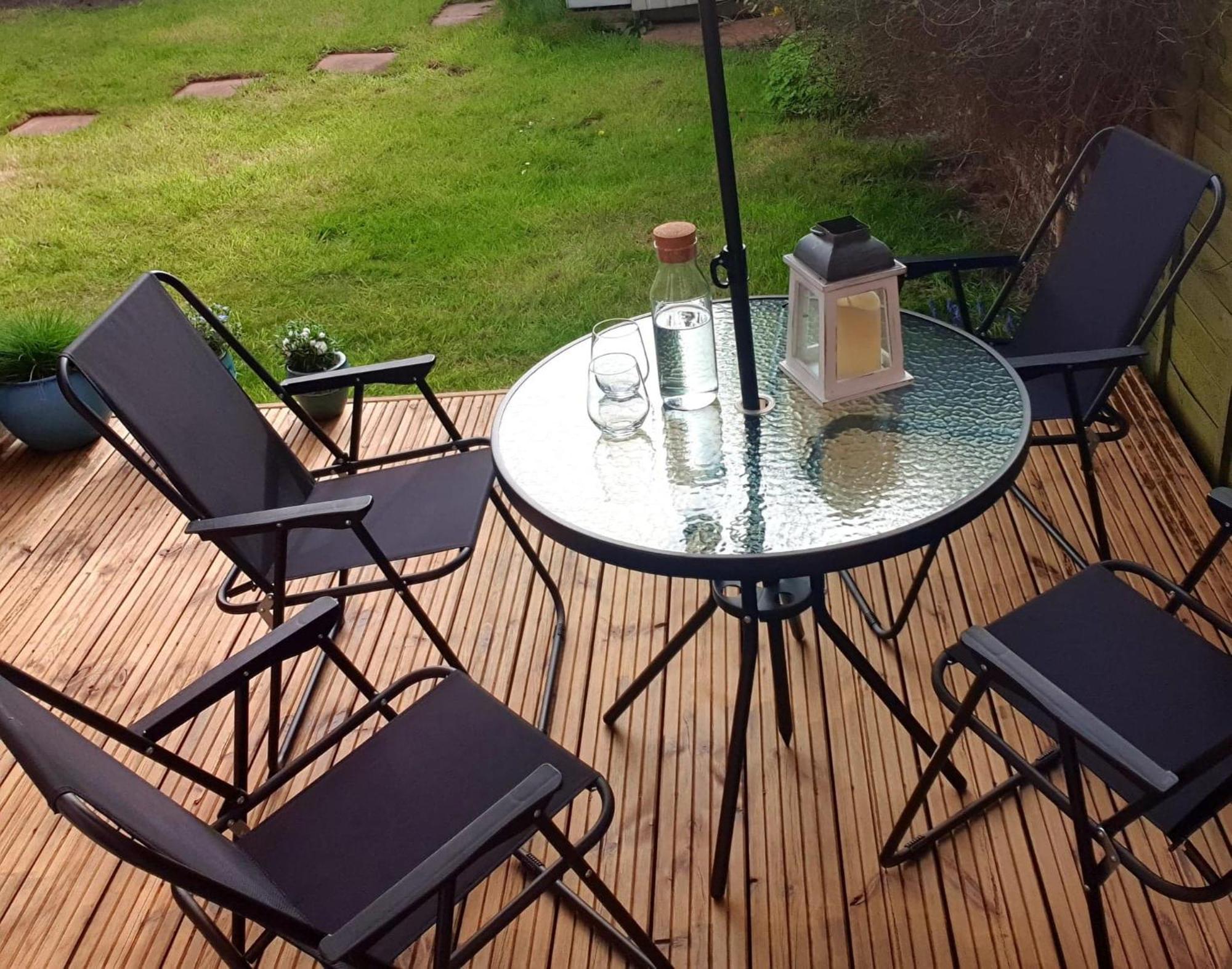 Beachside Family Oasis With Free Parking