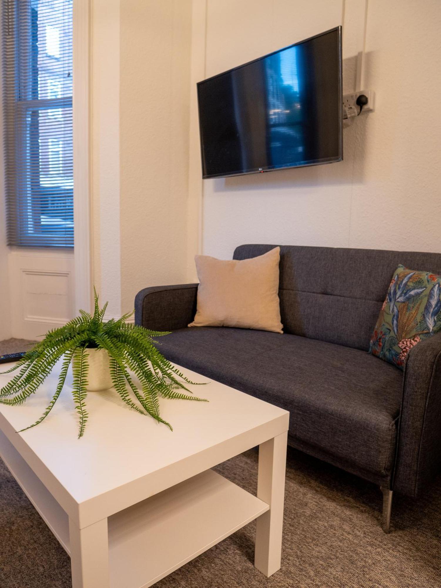 Luxury,location And Convenience Apartment *