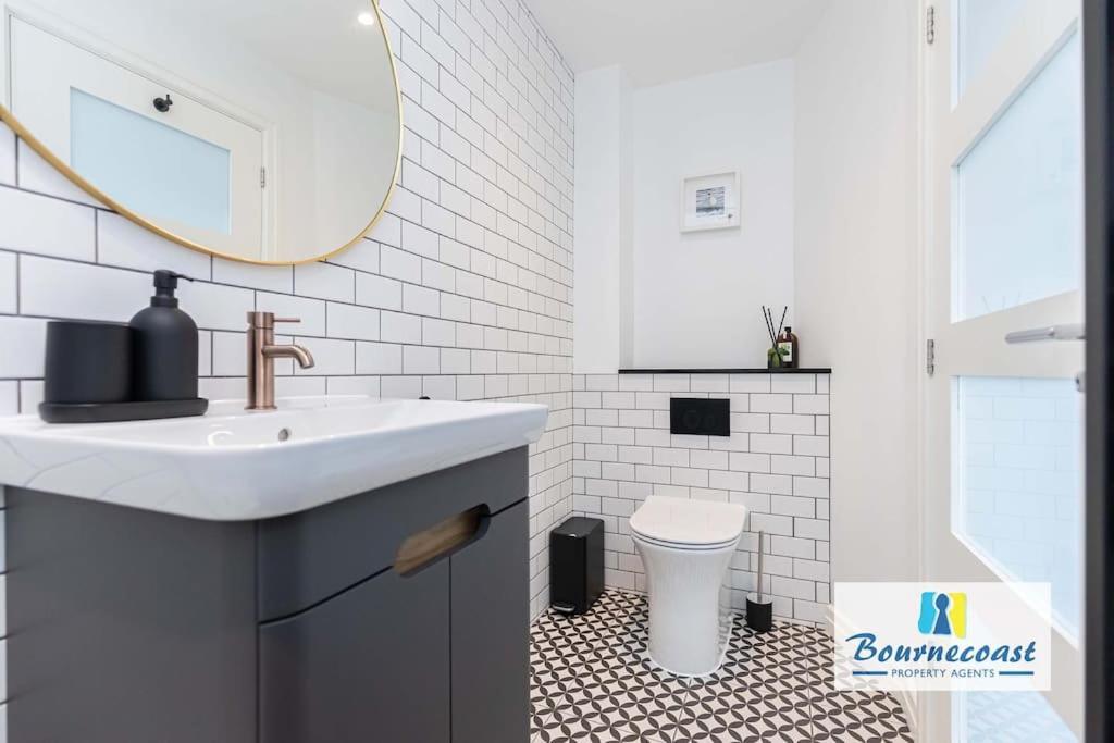 Bournecoast Townhouse With Views And Balcony-9602 Holiday home