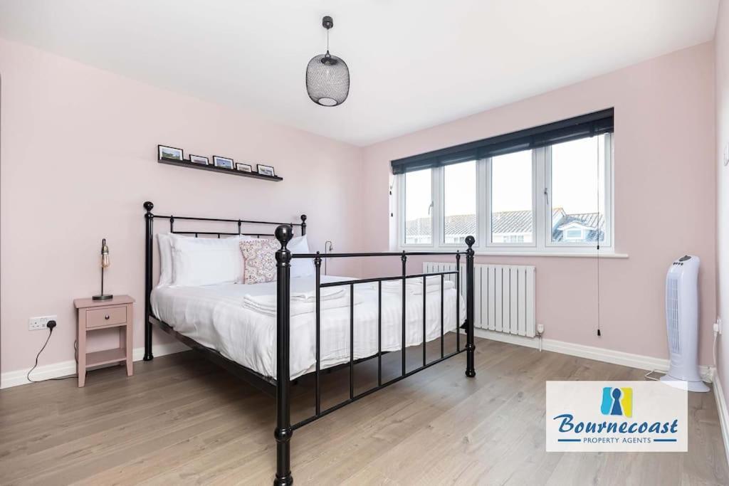 Bournecoast Townhouse With Views And Balcony-9602 Holiday home