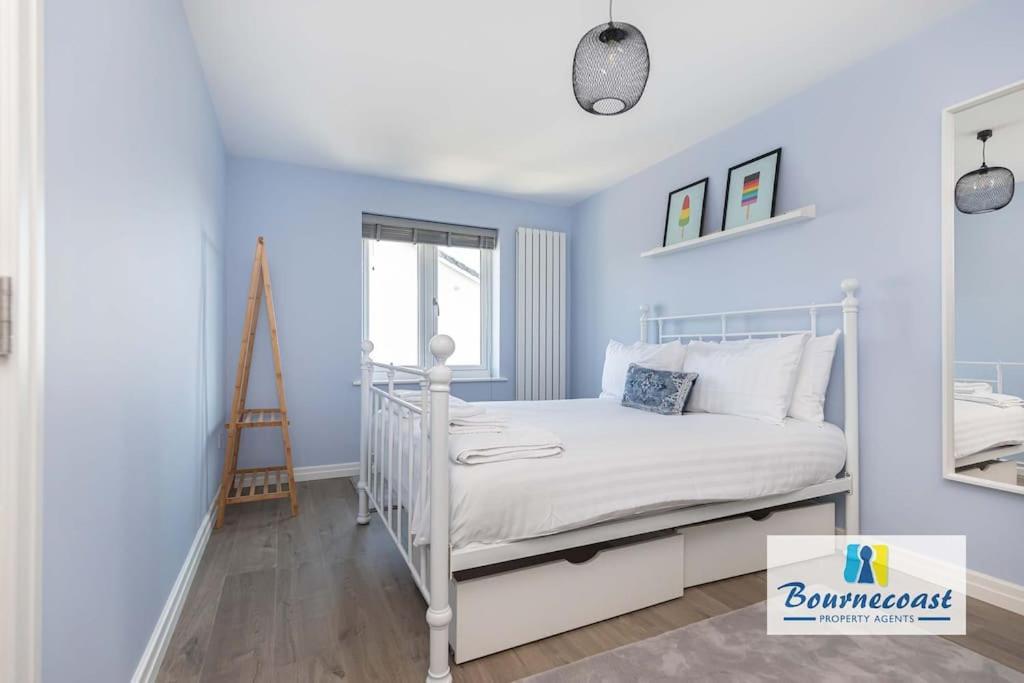 Bournecoast Townhouse With Views And Balcony-9602 Holiday home