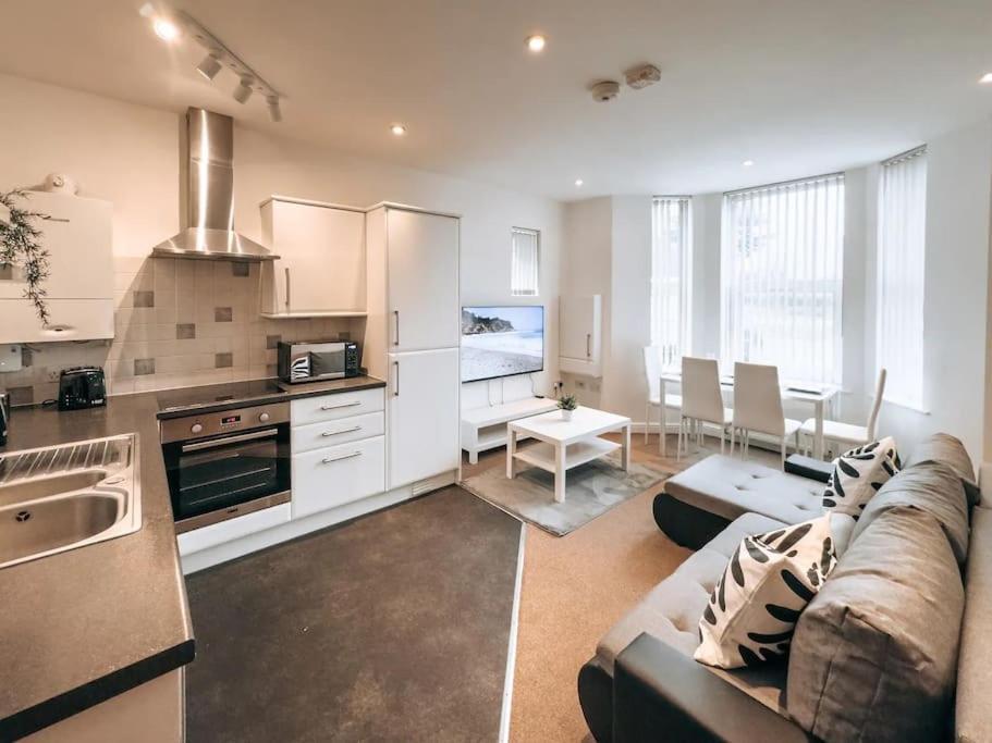 Urban Pearl - Modern 1 Bed Flat Apartment *