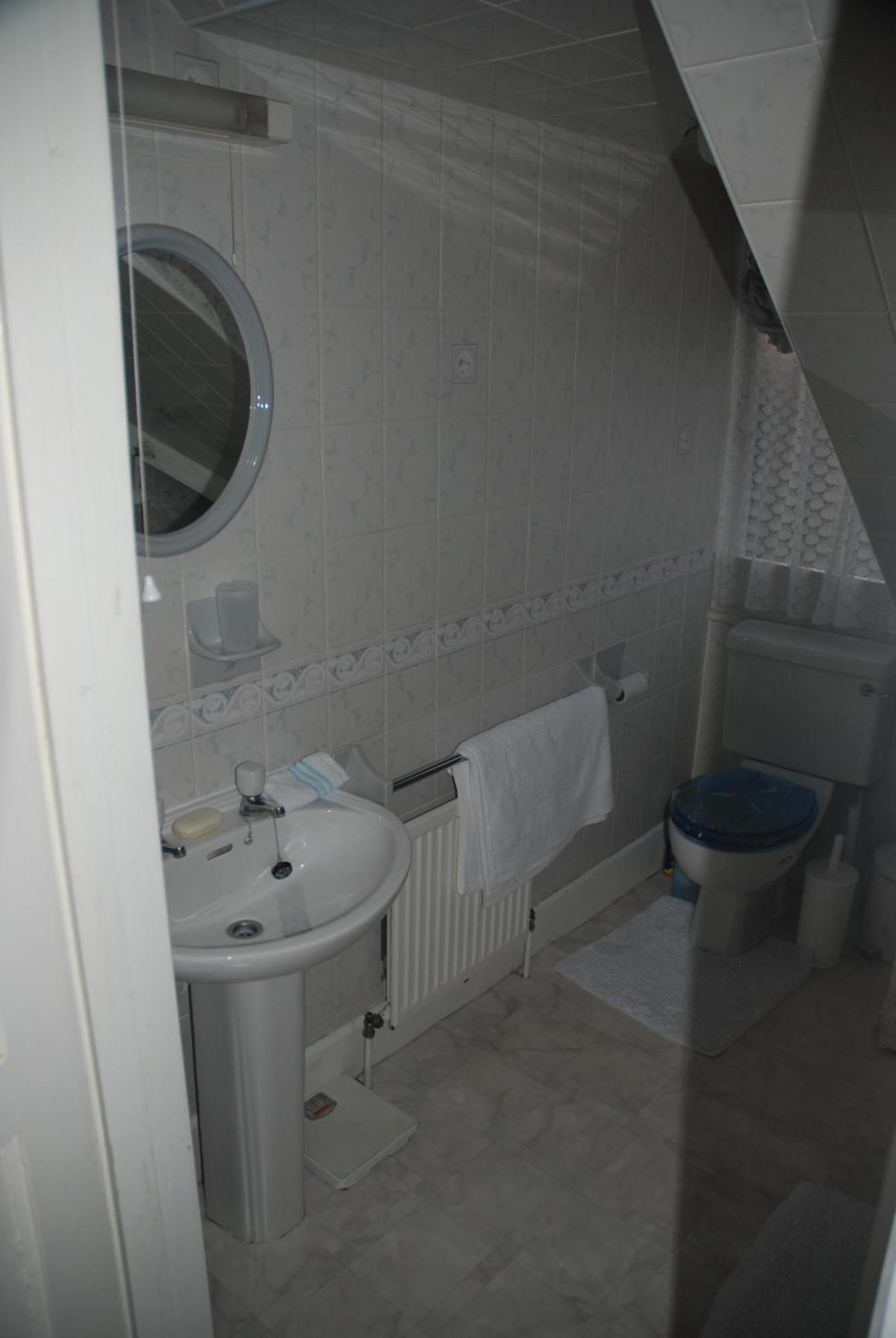 Guest house Discoveries House *