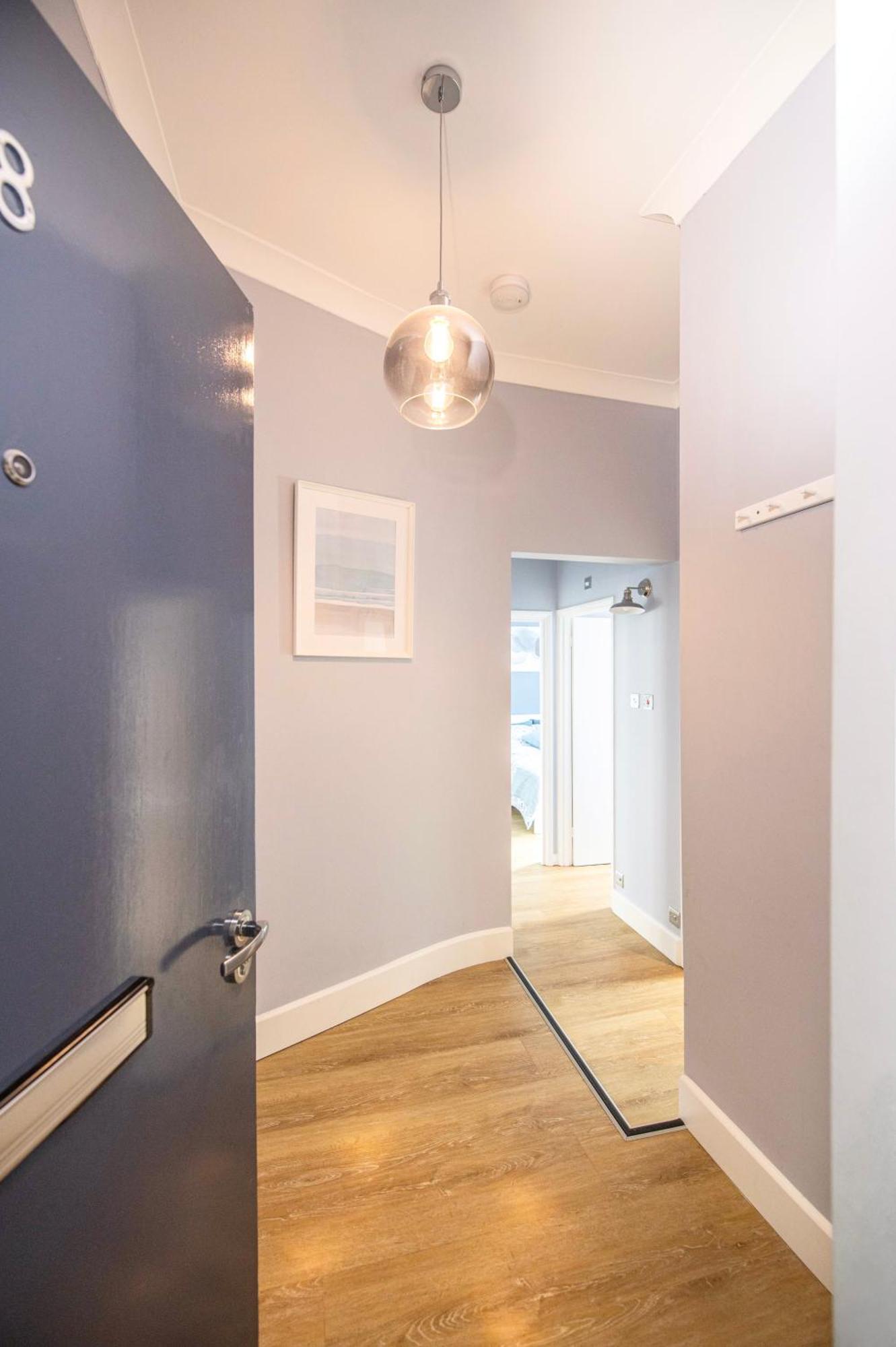 Verulum - By Coastline Retreats - Beautifully Designed Luxury Town Centre - 5 Minute Walk To The - Parking Included Apartment Bournemouth