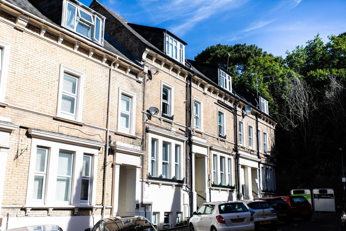 Apartment Verulum - By Coastline Retreats - Beautifully Designed Luxury Town Centre - 5 Minute Walk To The - Parking Included *