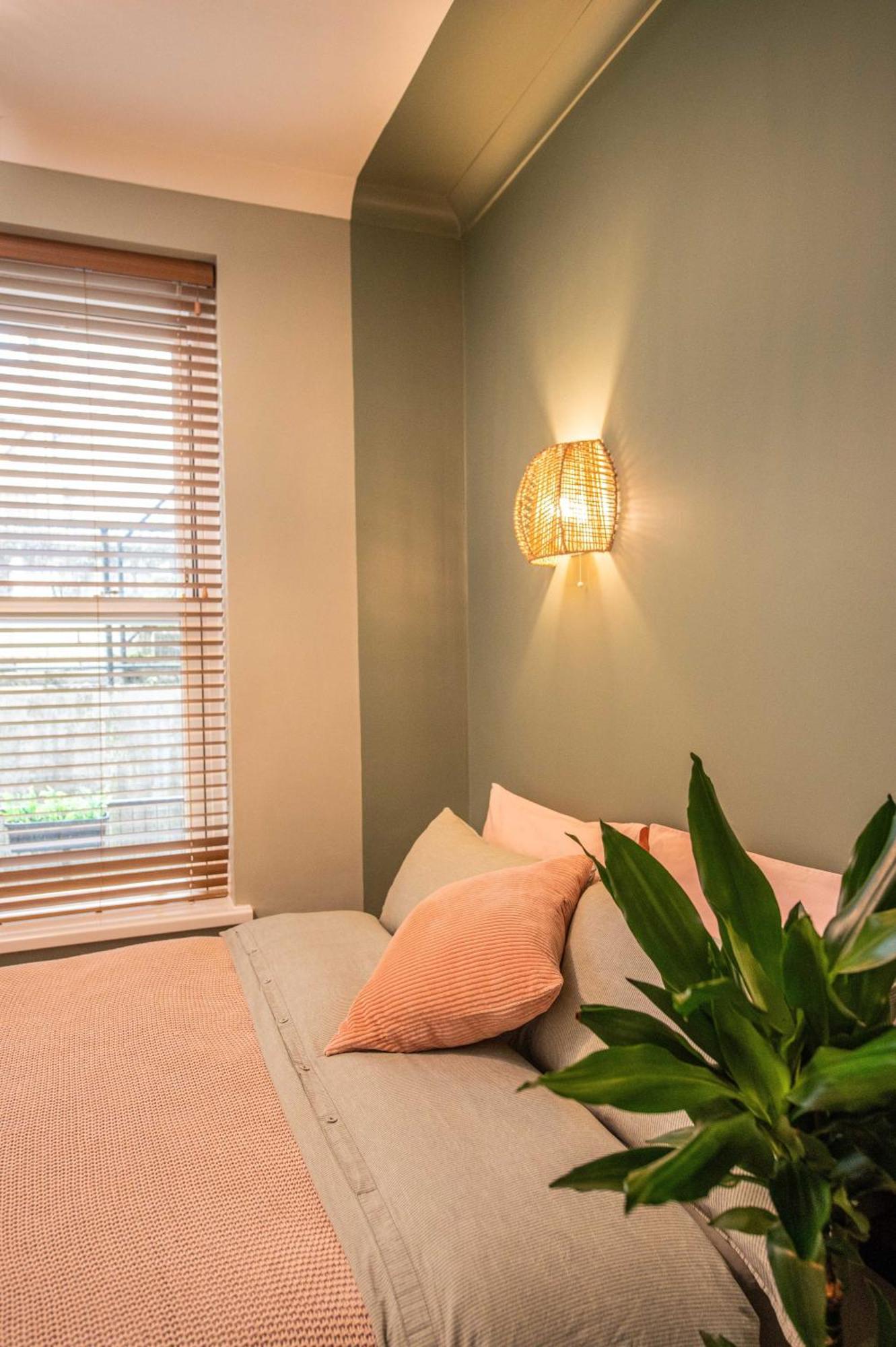Apartment Verulum - By Coastline Retreats - Beautifully Designed Luxury Town Centre - 5 Minute Walk To The - Parking Included Bournemouth
