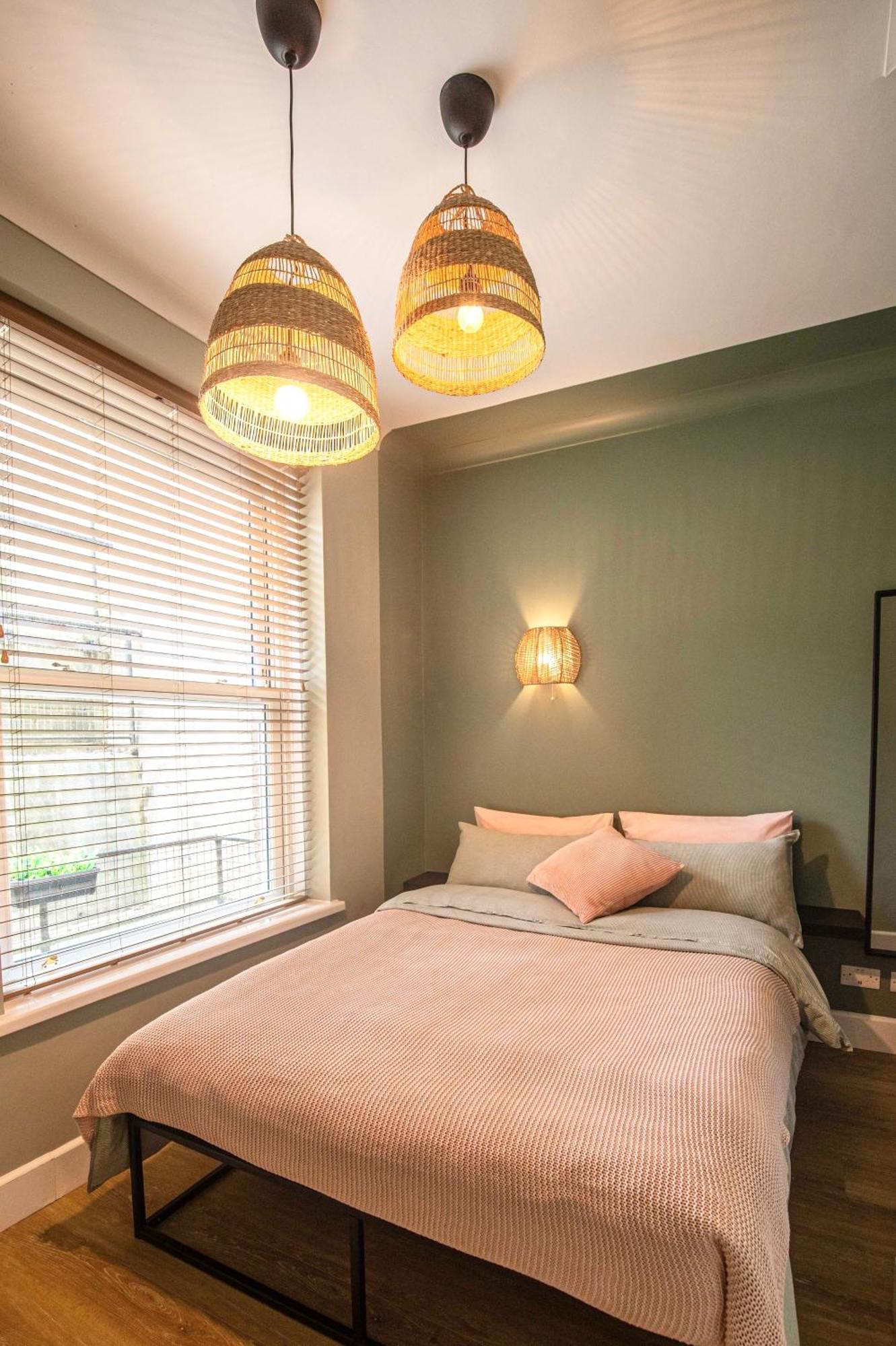 Verulum - By Coastline Retreats - Beautifully Designed Luxury Town Centre - 5 Minute Walk To The - Parking Included Bournemouth