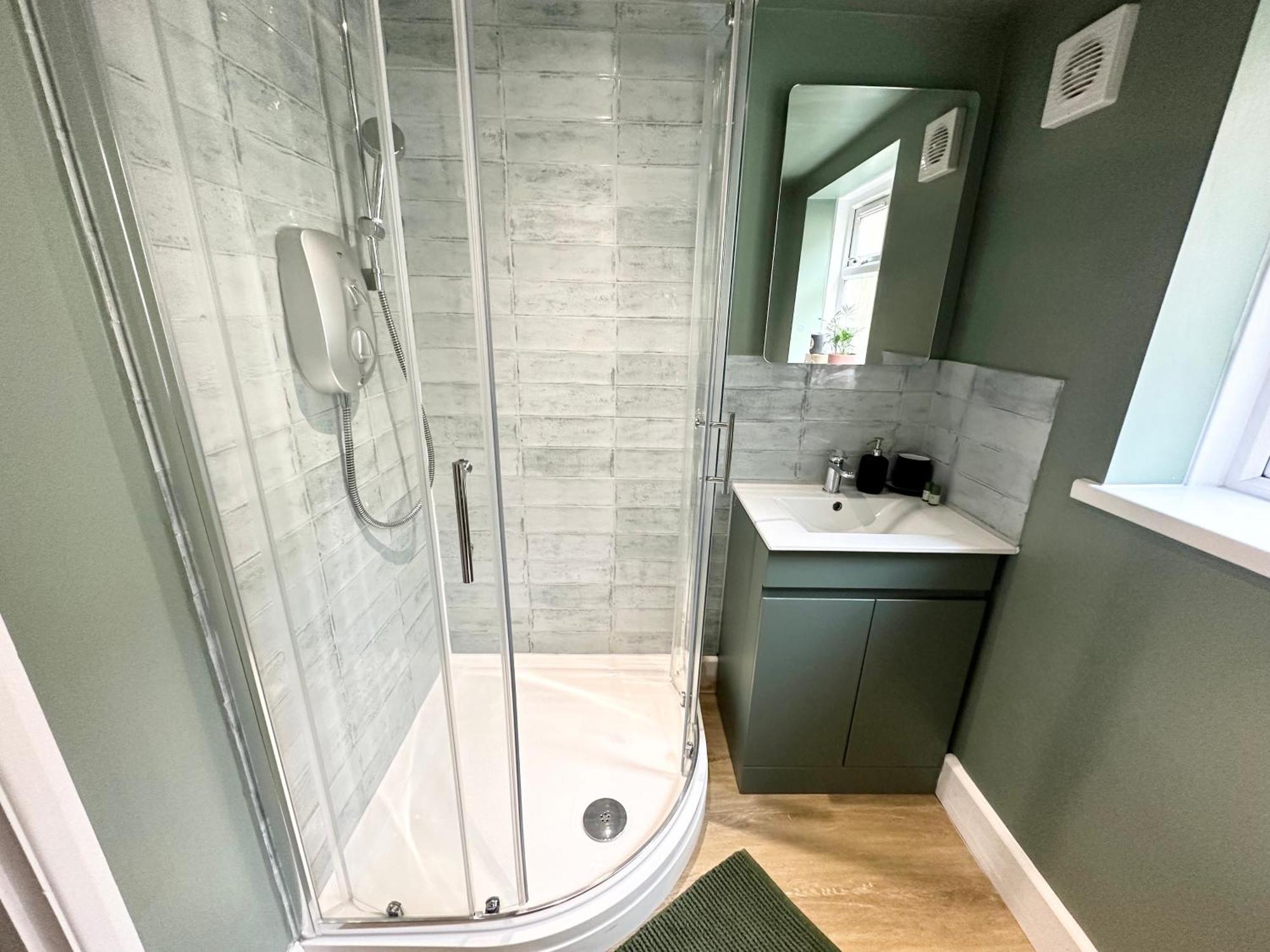 Verulum - By Coastline Retreats - Beautifully Designed Luxury Town Centre - 5 Minute Walk To The - Parking Included Apartment *