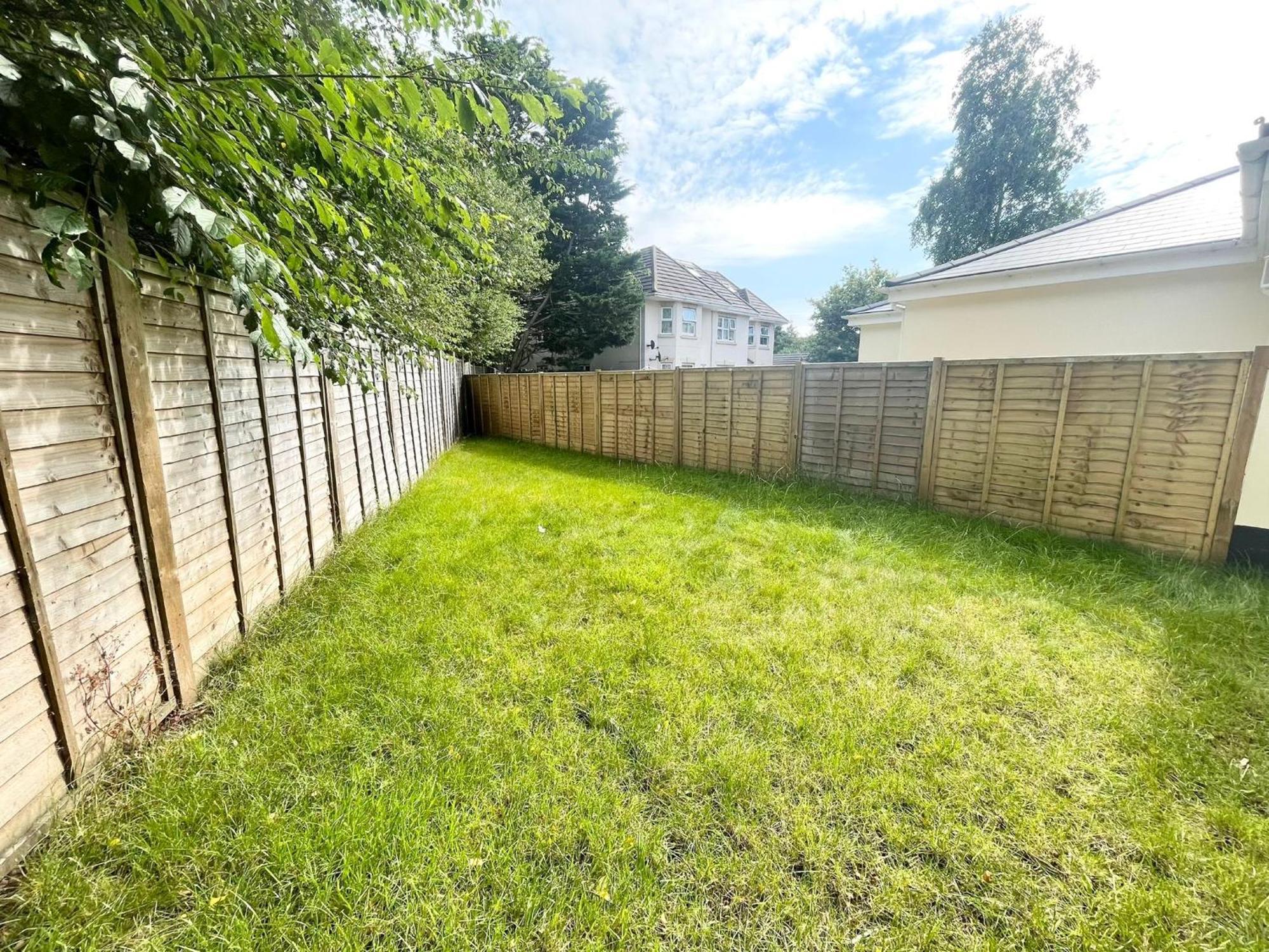 3 Methuen Close Apartment