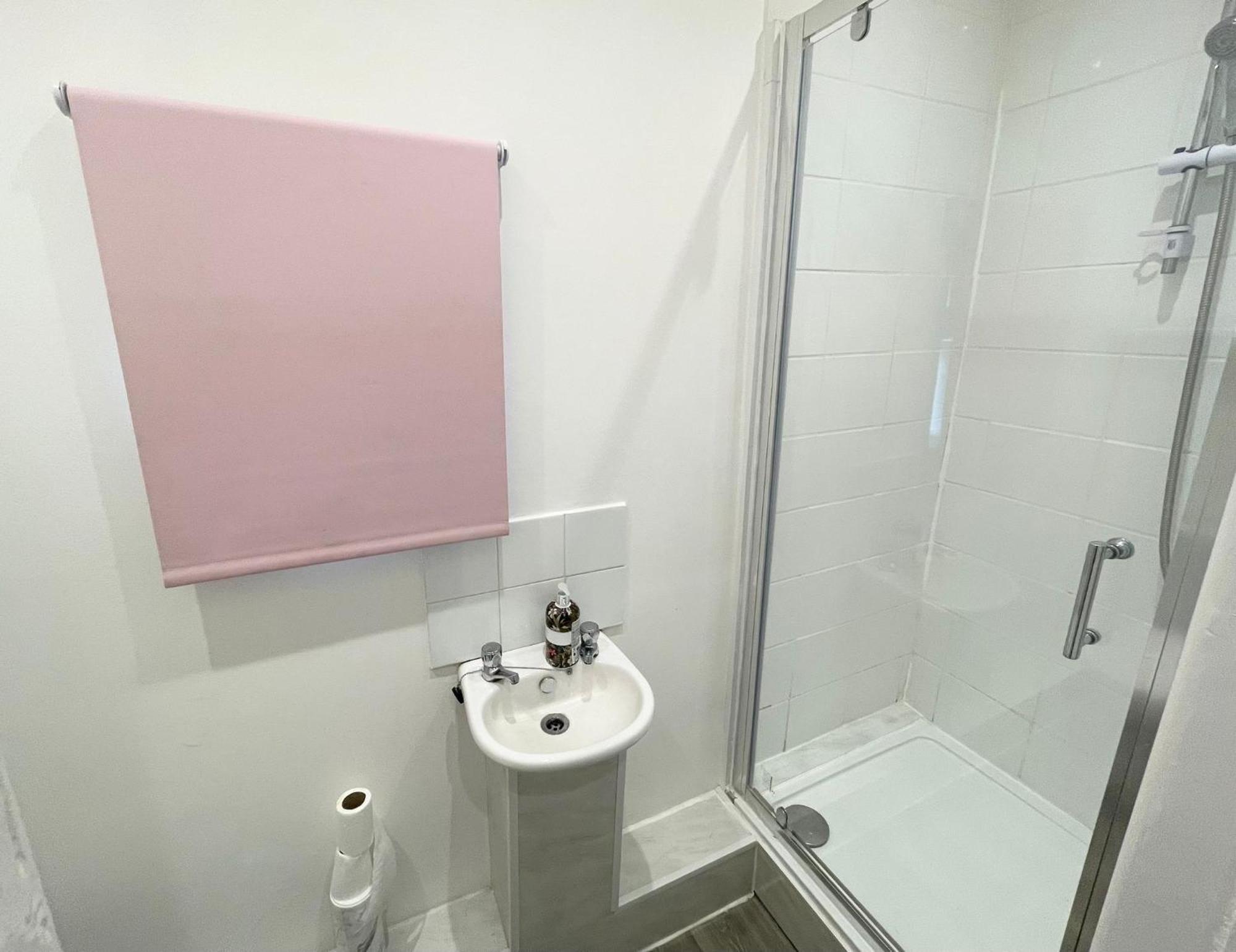 Apartment 3 Methuen Close *