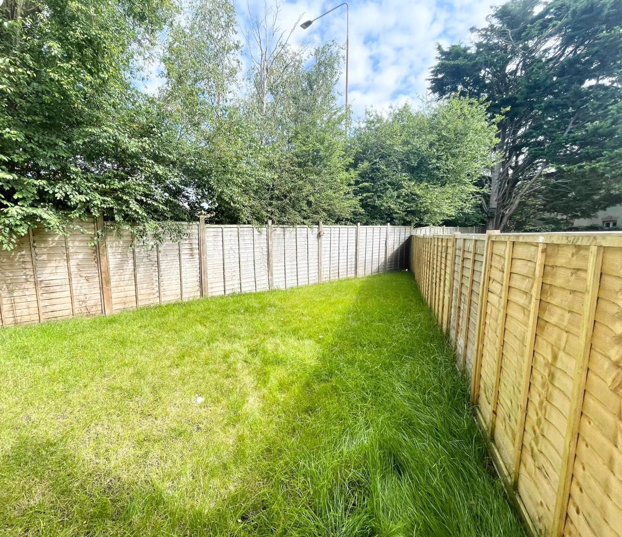 3 Methuen Close Apartment *