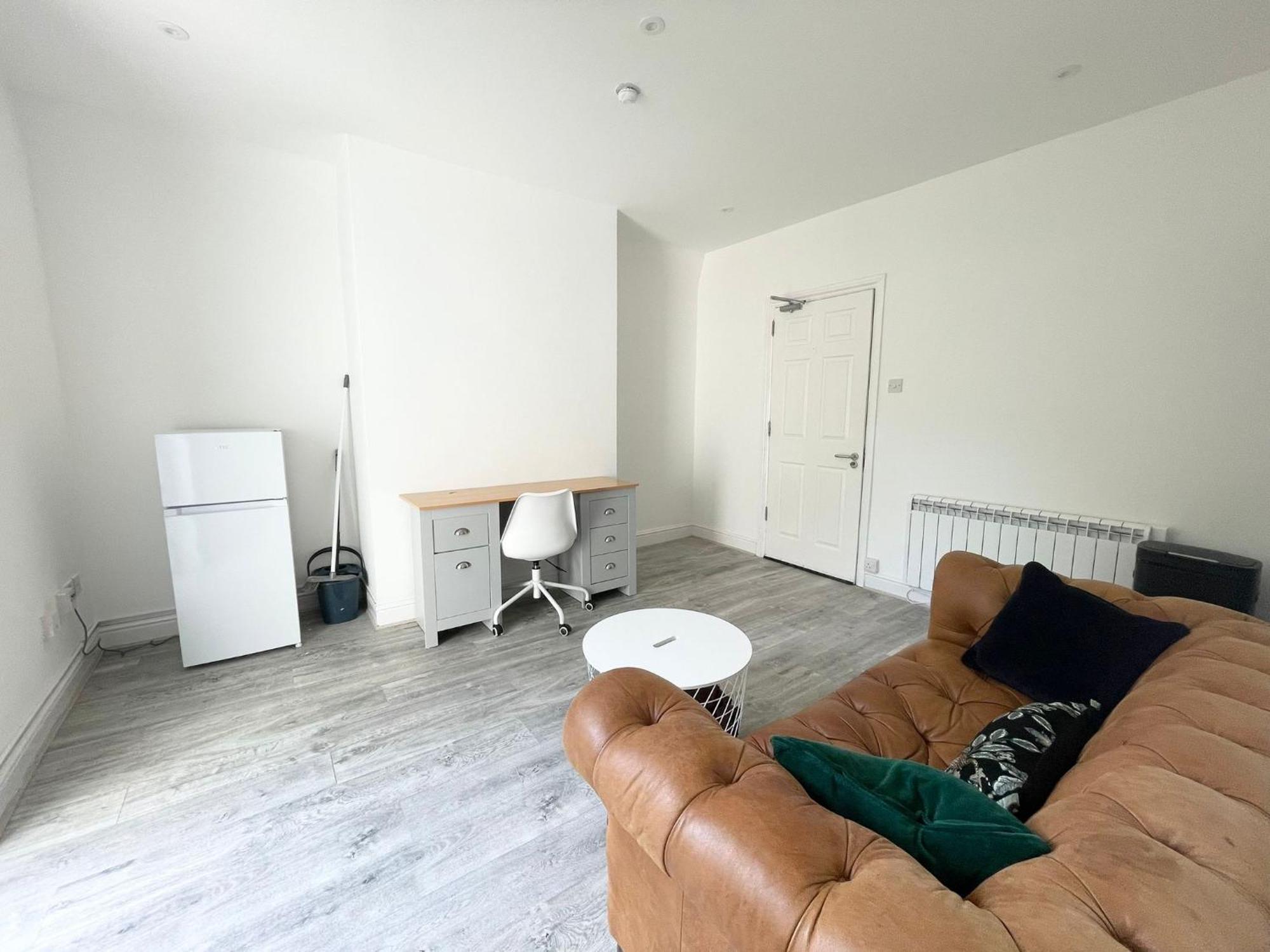 3 Methuen Close Apartment