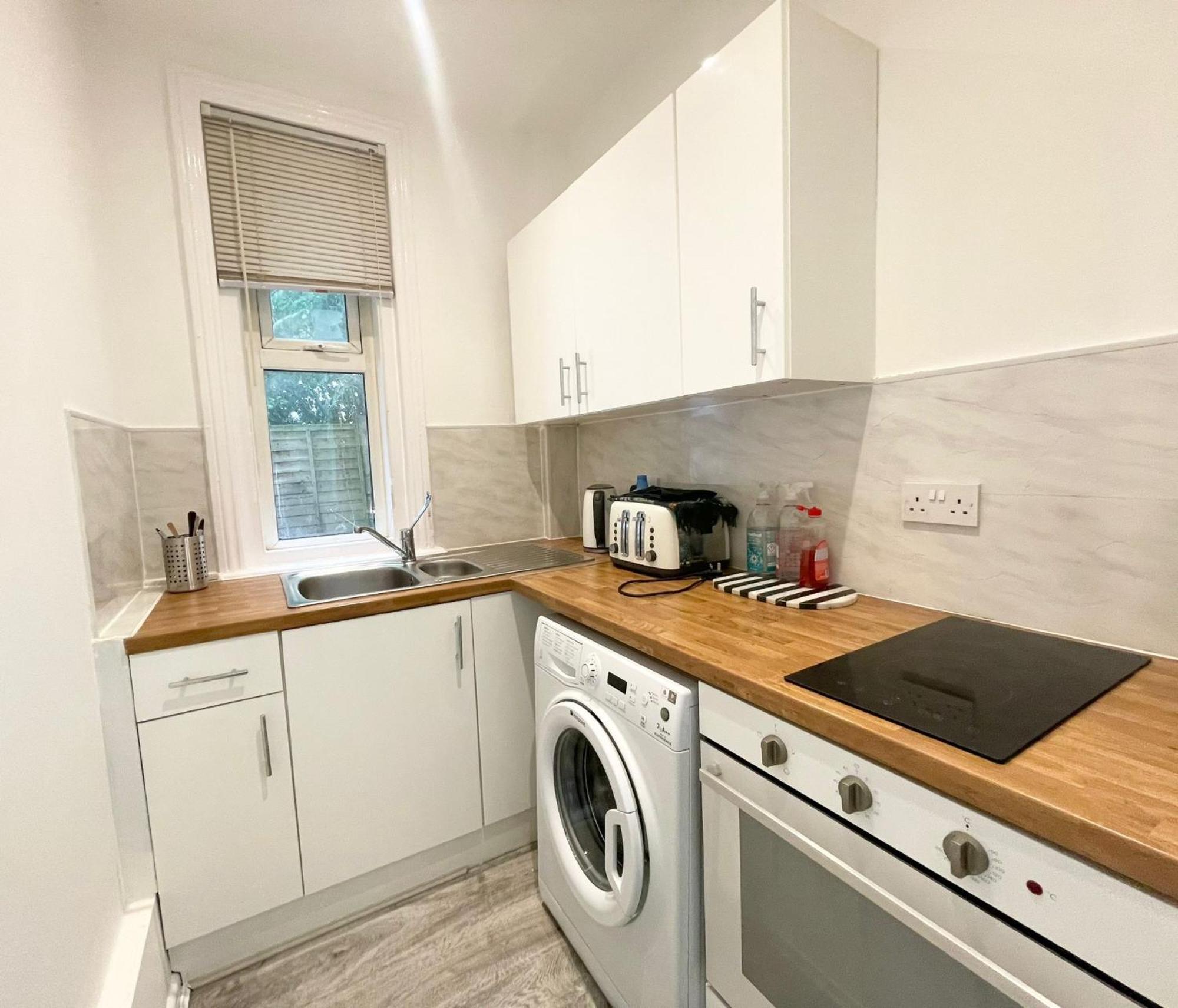 3 Methuen Close * Bournemouth