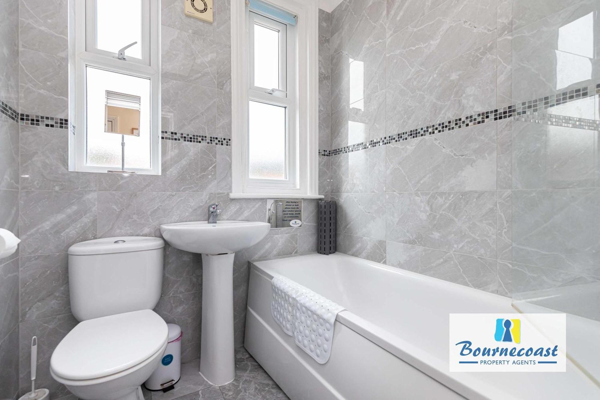 Bournecoast: Short Walk To And Shops - Fm746 Apartment