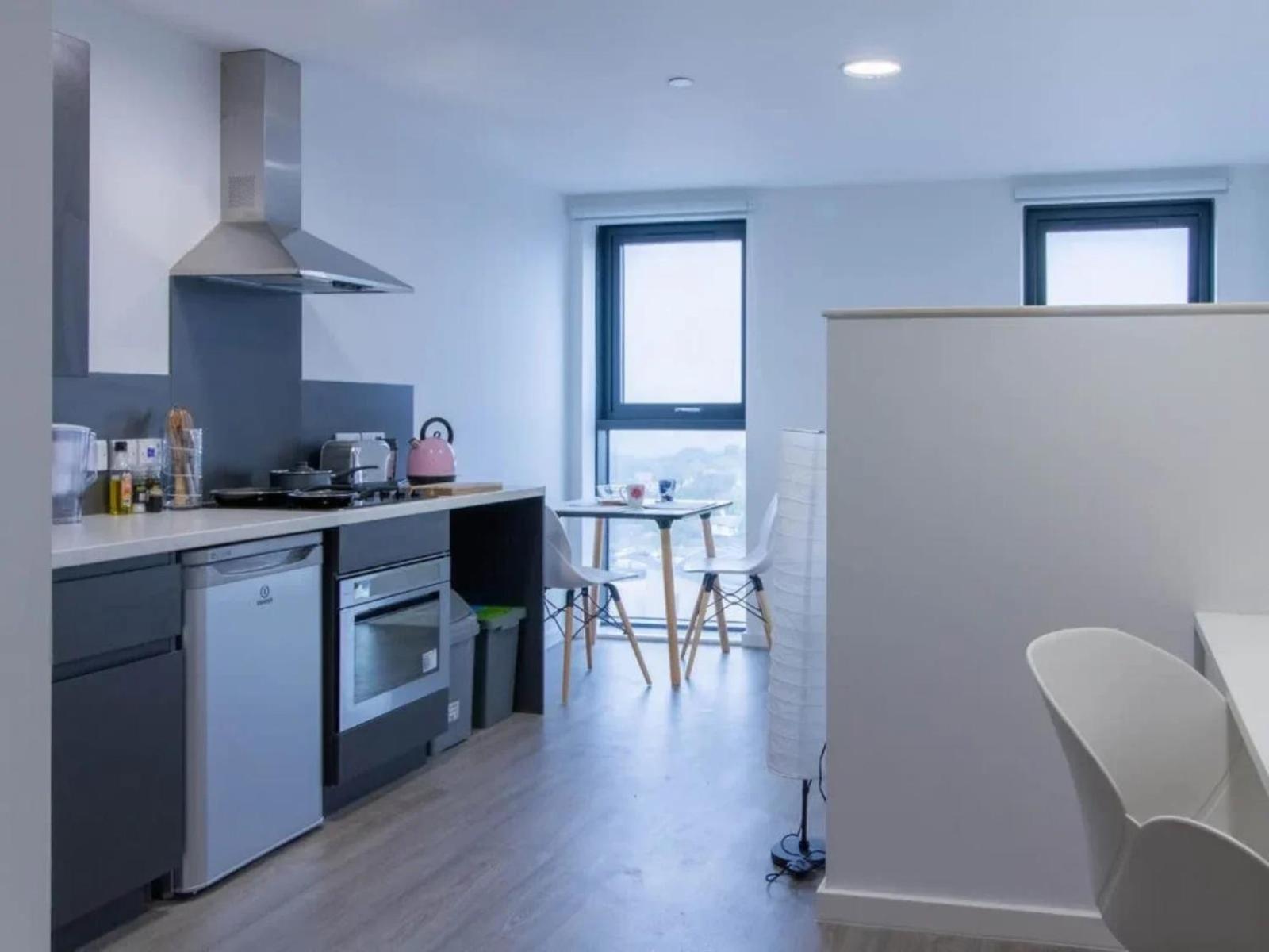 Apartment Stunning Private Ensuites At Oxford Point In Close To The