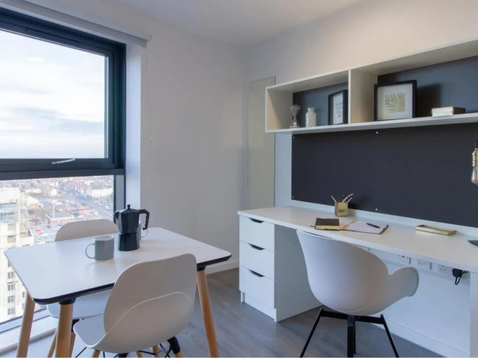 Apartment Stunning Private Ensuites At Oxford Point In Close To The Bournemouth
