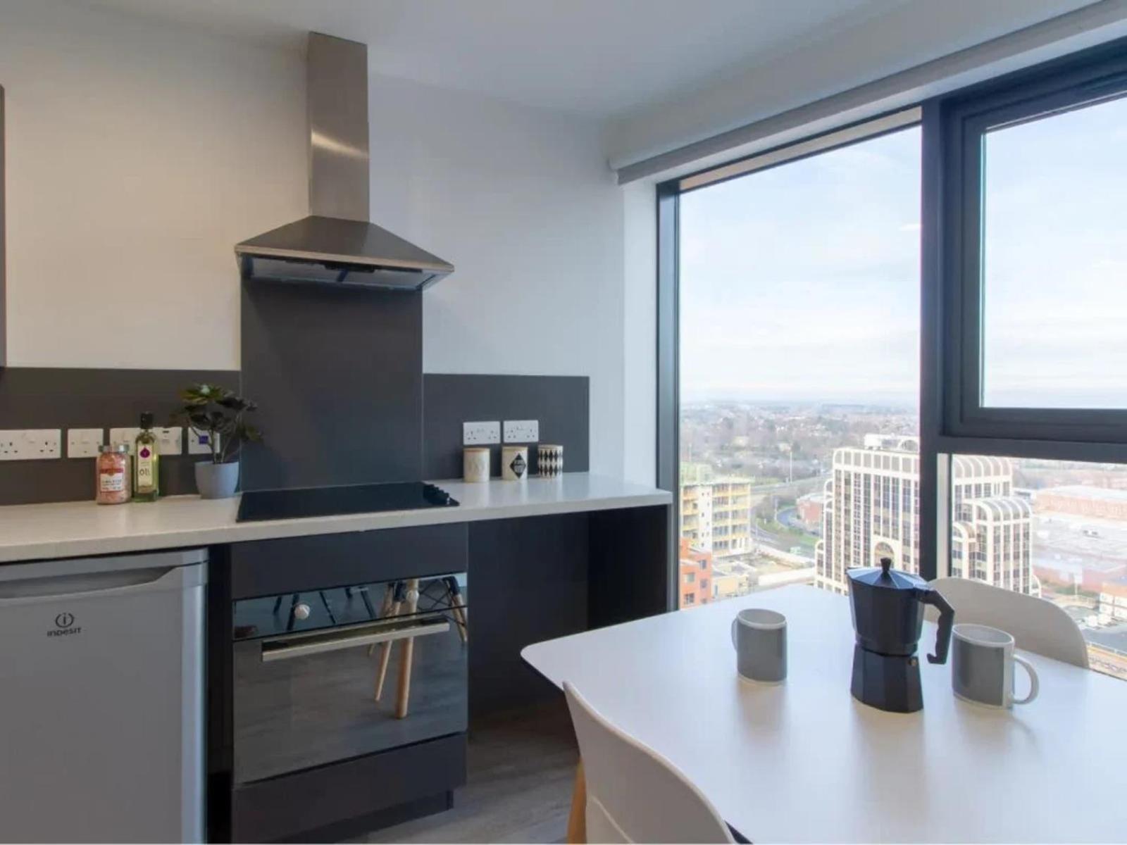 Stunning Private Ensuites At Oxford Point In Close To The Bournemouth