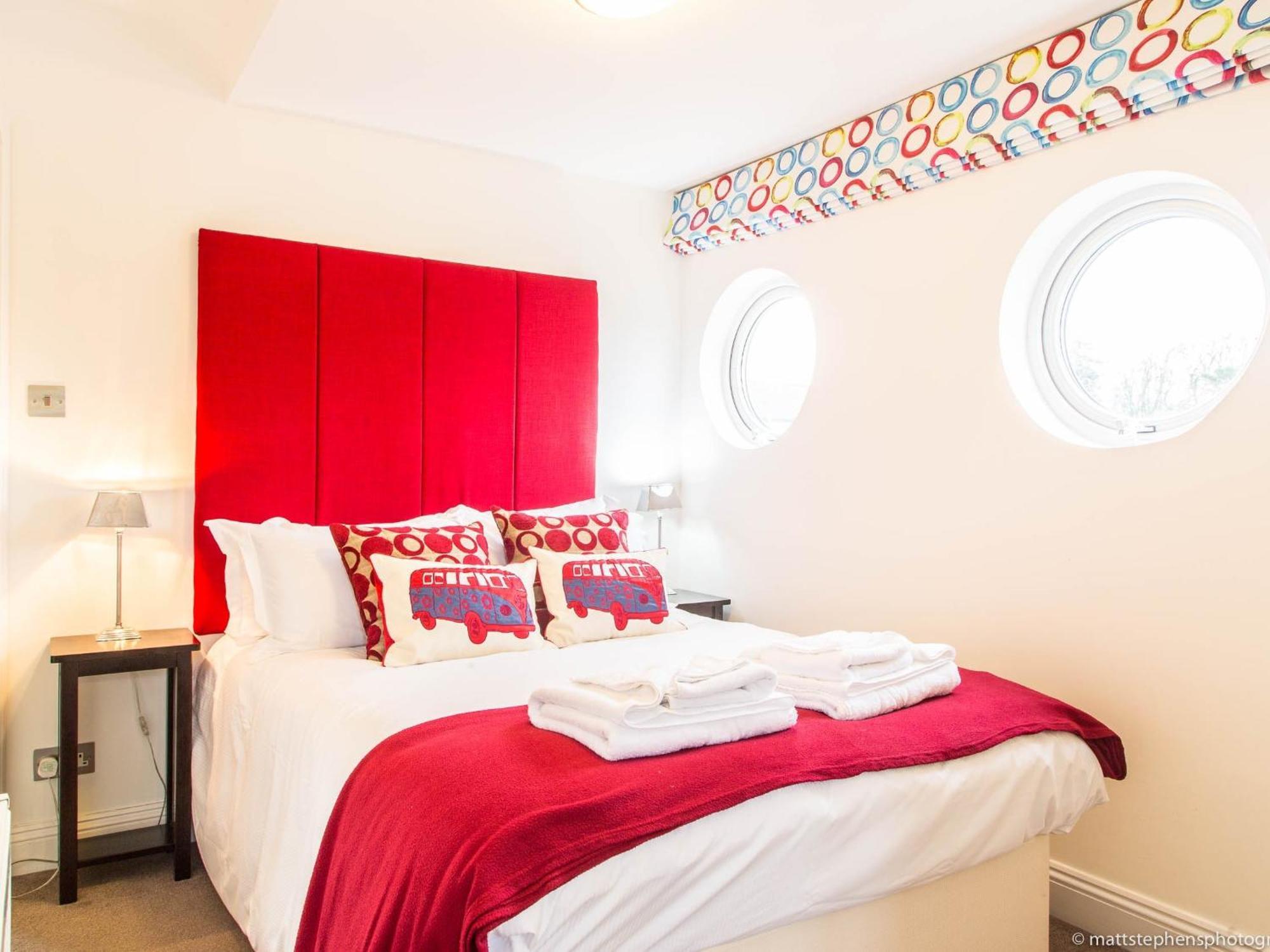 Aparthotel Alum Chine House 3*