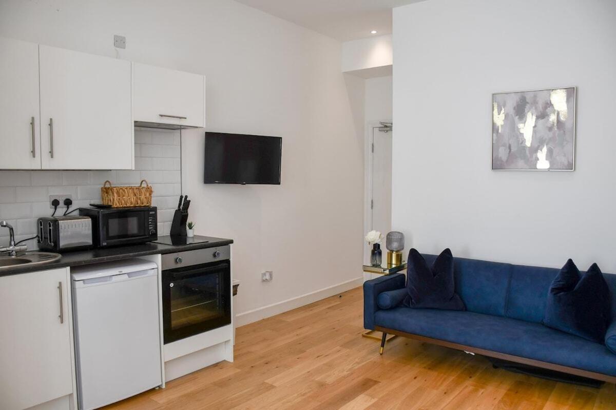 The Double Decker, The Kove, Apartment