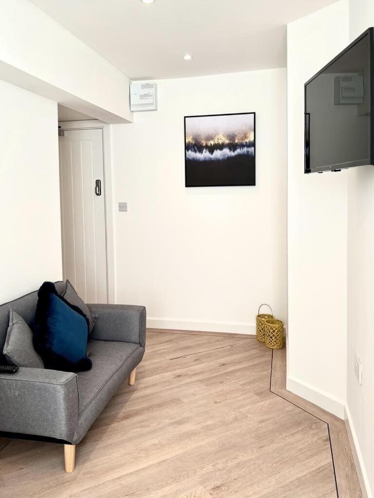 The Snook, The Kove, Apartment