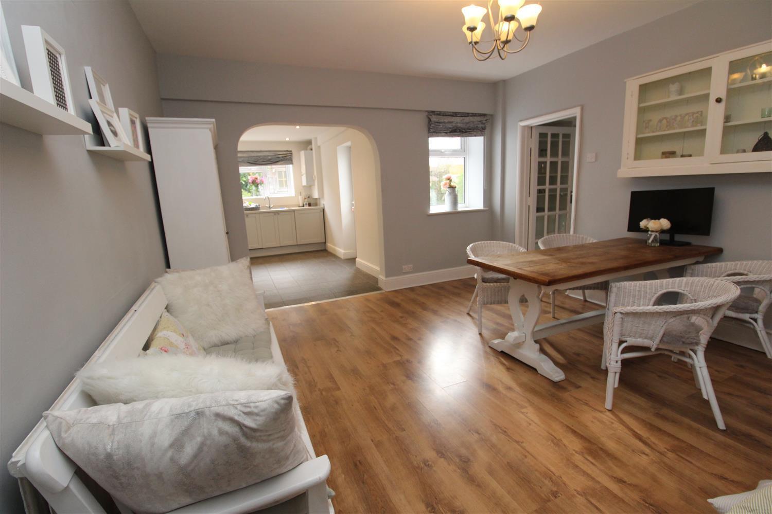 2 Bed Garden By Beach In Alum Chine, * Bournemouth