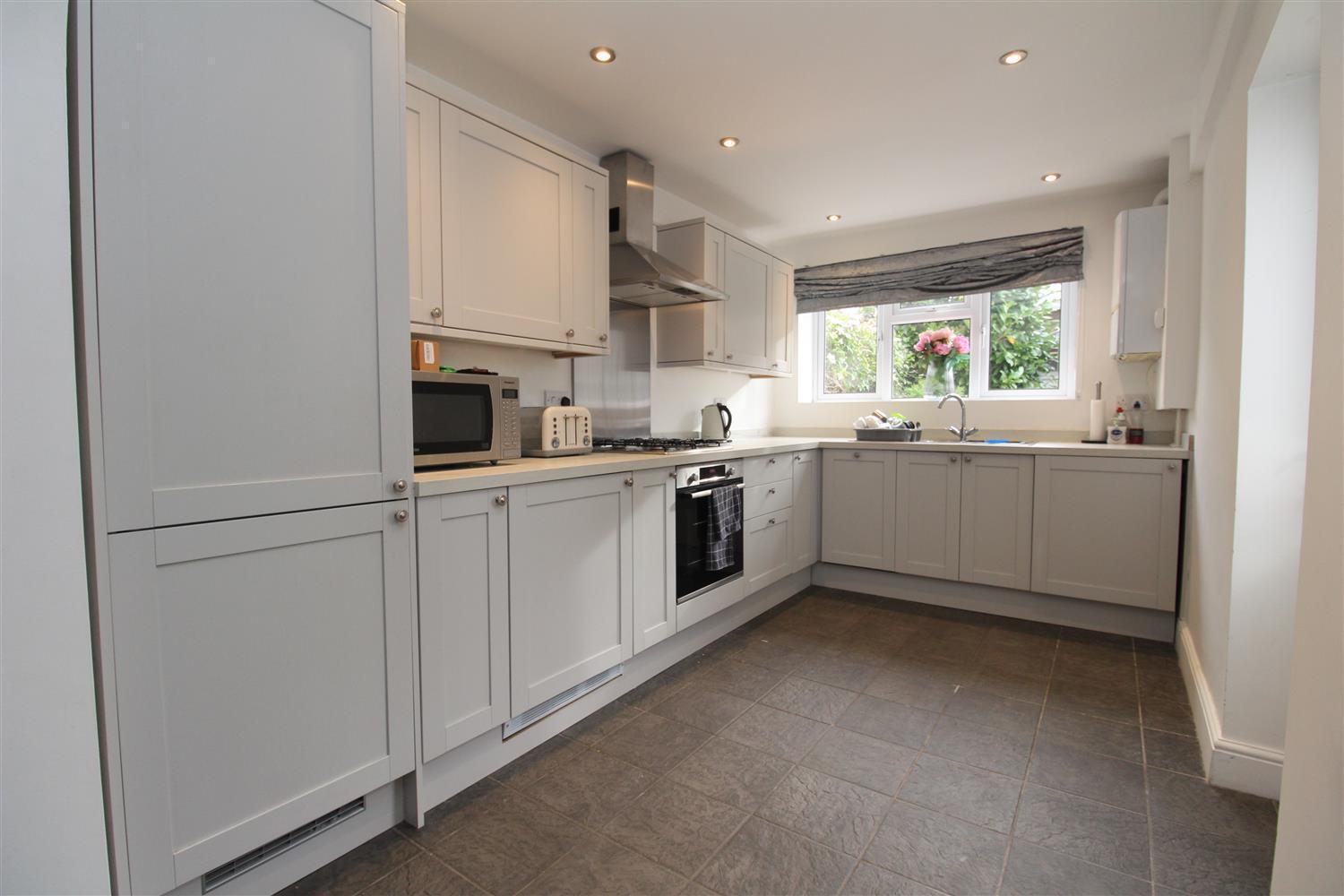 2 Bed Garden By Beach In Alum Chine, Apartment Bournemouth