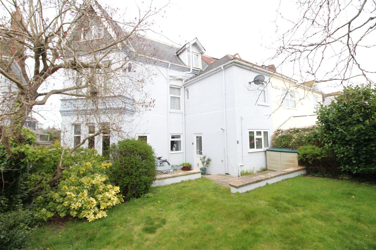 2 Bed Garden By Beach In Alum Chine, *