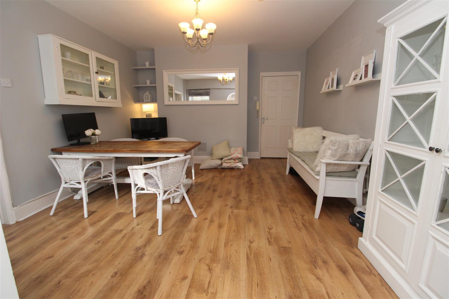 2 Bed Garden By Beach In Alum Chine, *