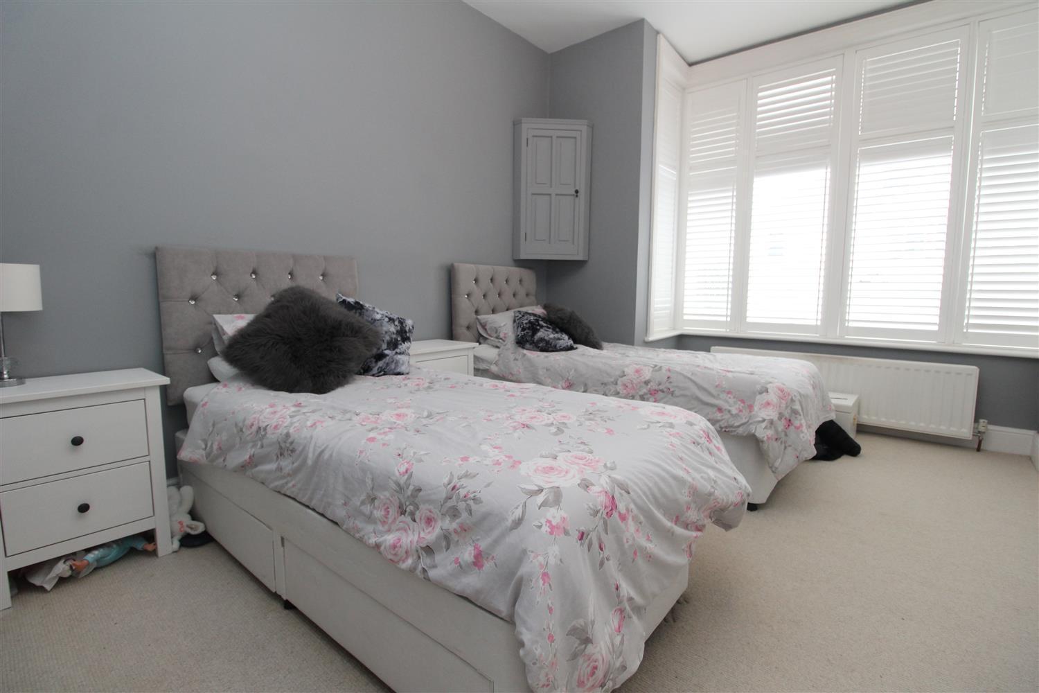 2 Bed Garden By Beach In Alum Chine, * Bournemouth