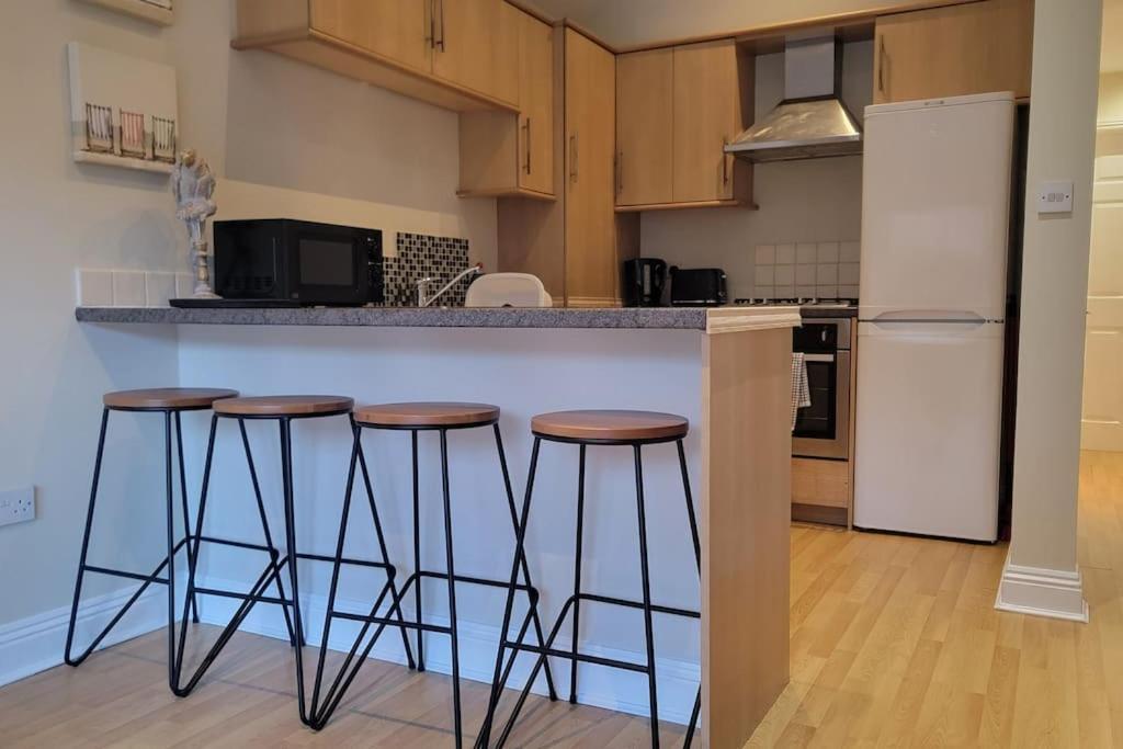 Quirky Surf Spot By & Garden 4xguest Pvt Entrance Apartment Bournemouth