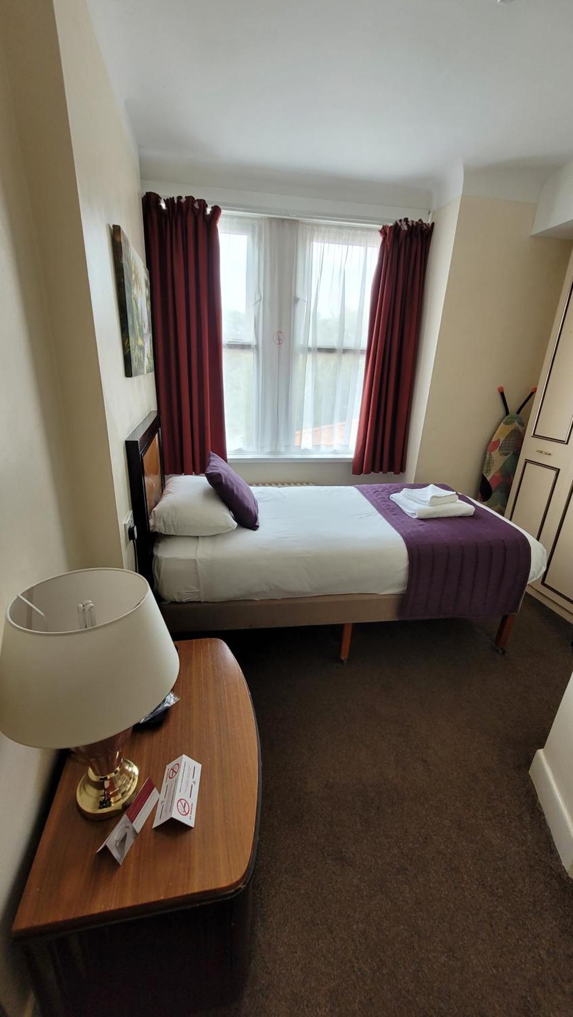 Heathlands Hotel 3*