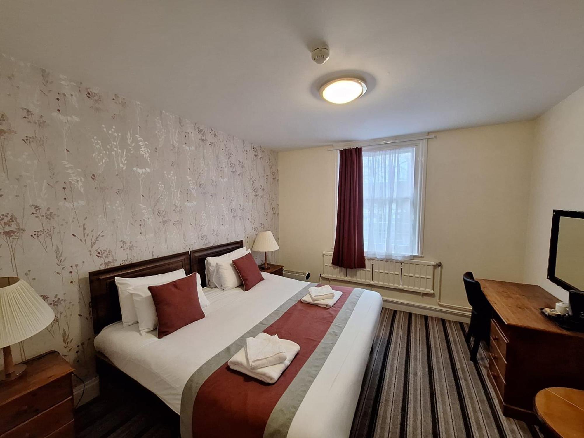 Heathlands 3* Bournemouth