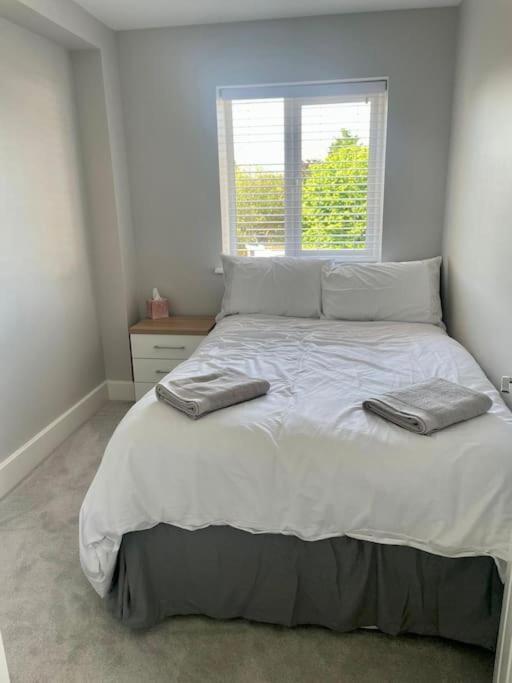 Charming 3-bedroom House With Private Garden Holiday home *
