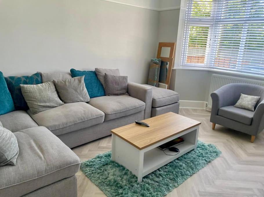 Charming 3-bedroom House With Private Garden