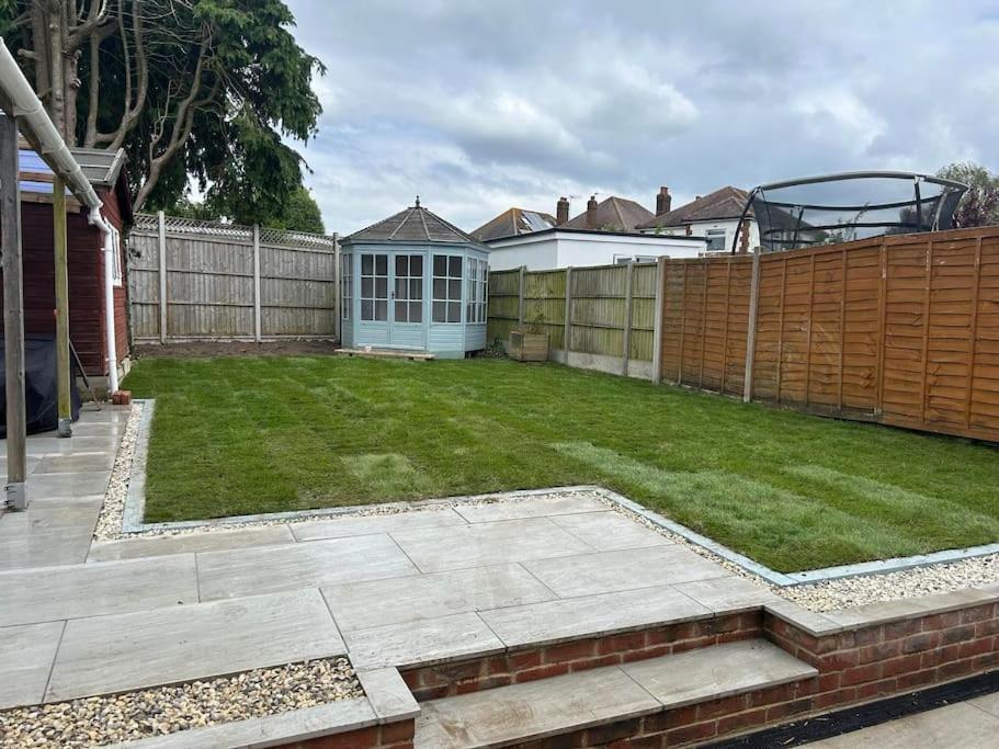 Charming 3-bedroom House With Private Garden Holiday home Bournemouth