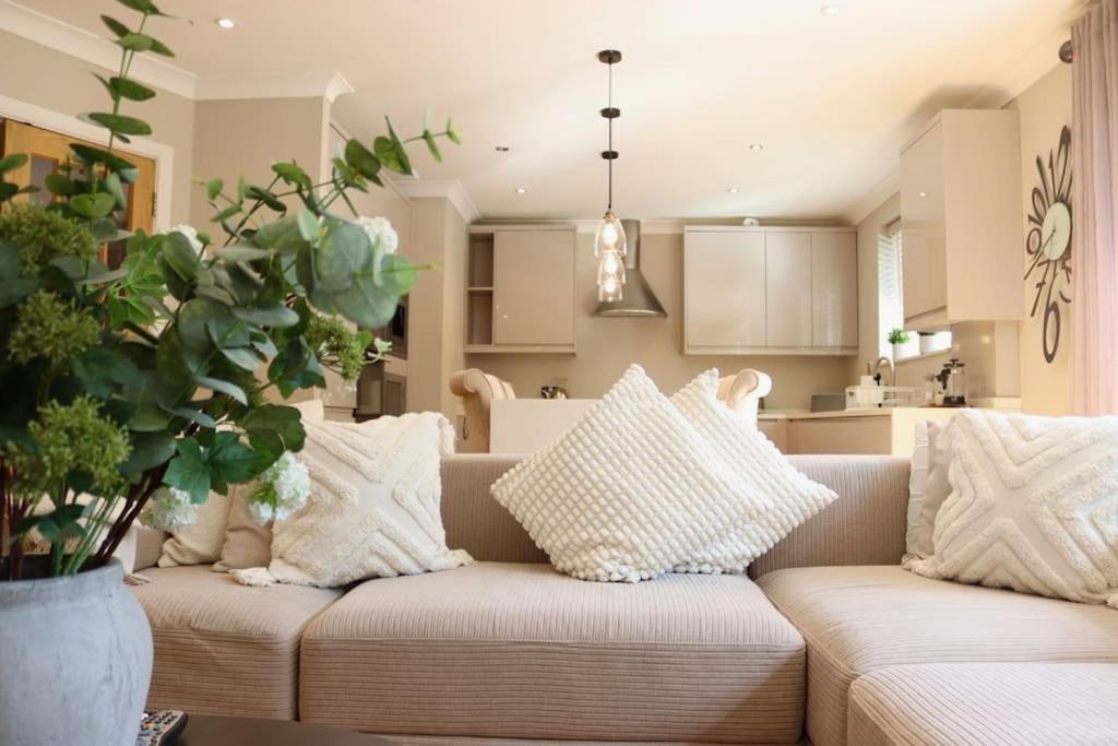 The Bourne, Westbourne *