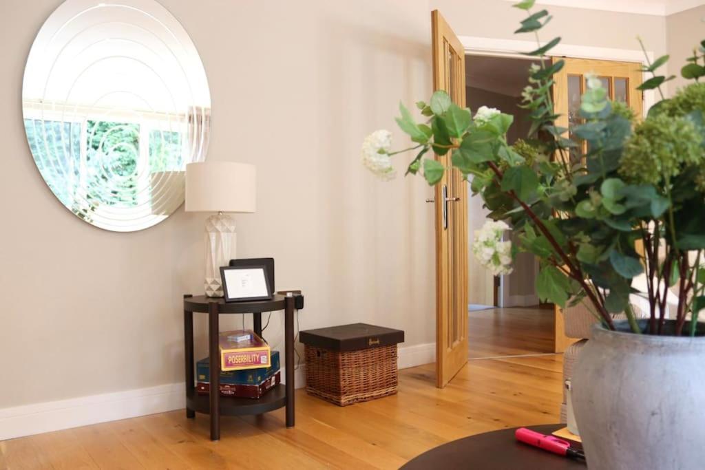 The Bourne, Westbourne Apartment *