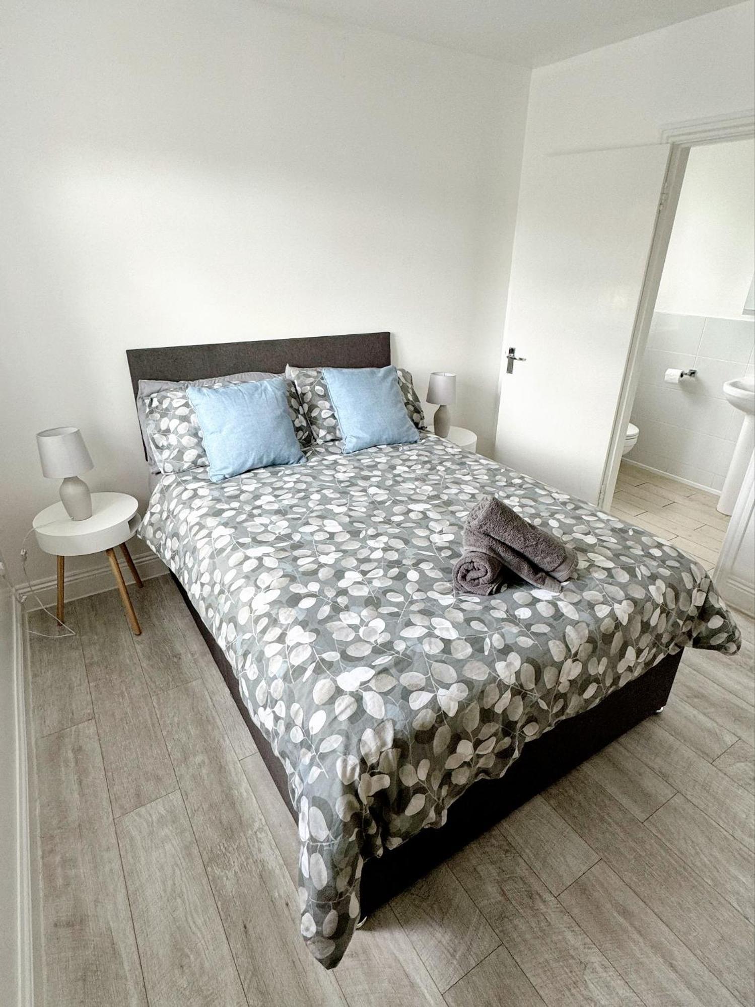 Flat 12 Palm Court * Bournemouth