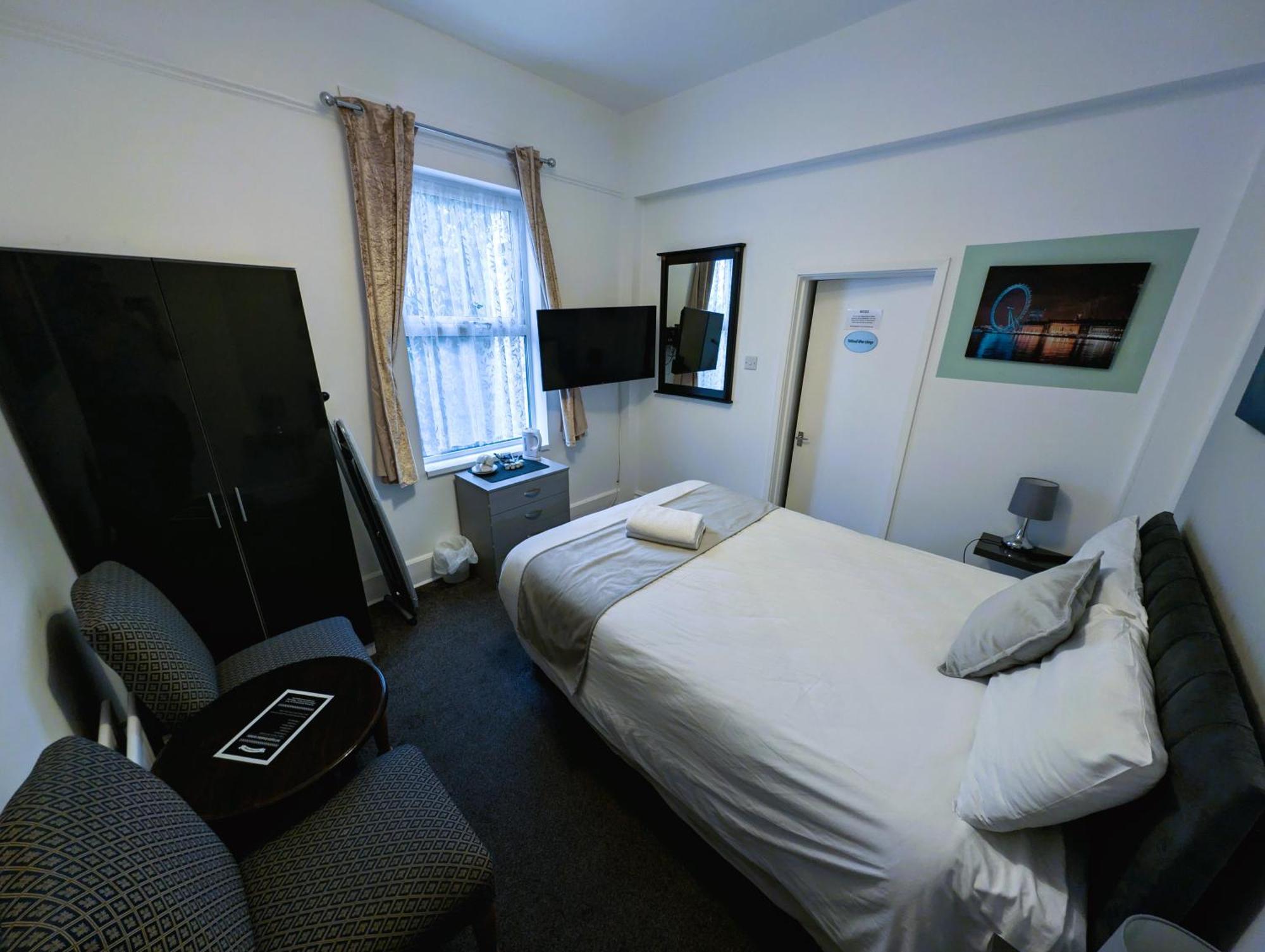 Hotel Cecil Court 3*