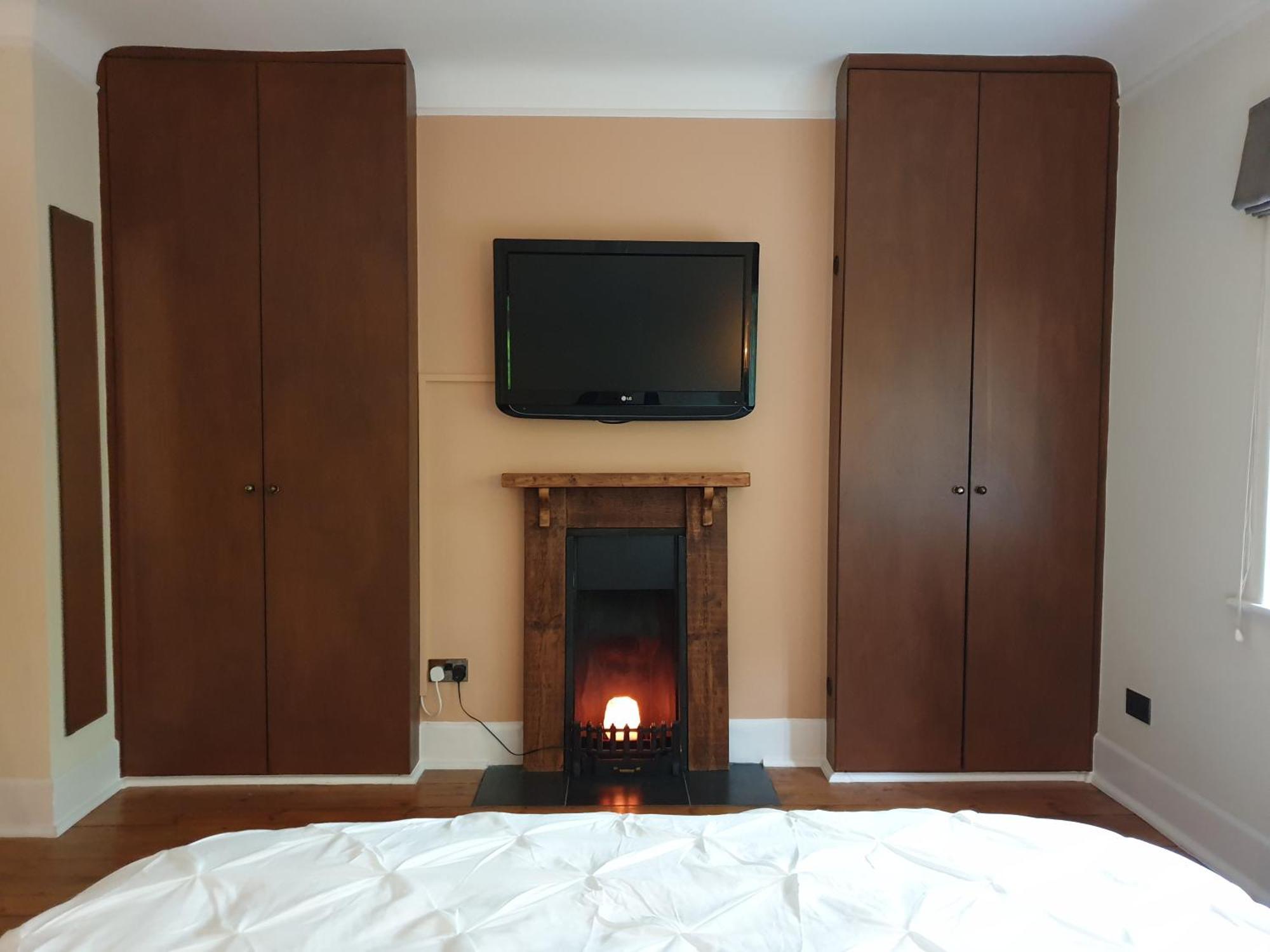 Little Robin Gate - Free Parking - - 10 Min Walk To Train Station Guest house
