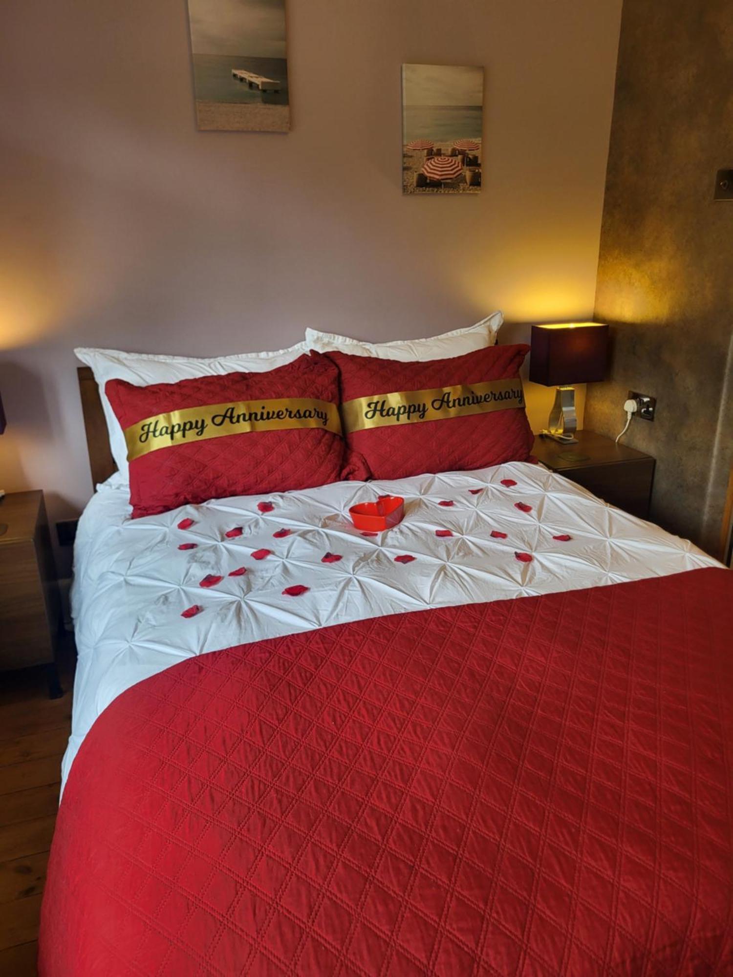 Little Robin Gate - Free Parking - - 10 Min Walk To Train Station Guest house *