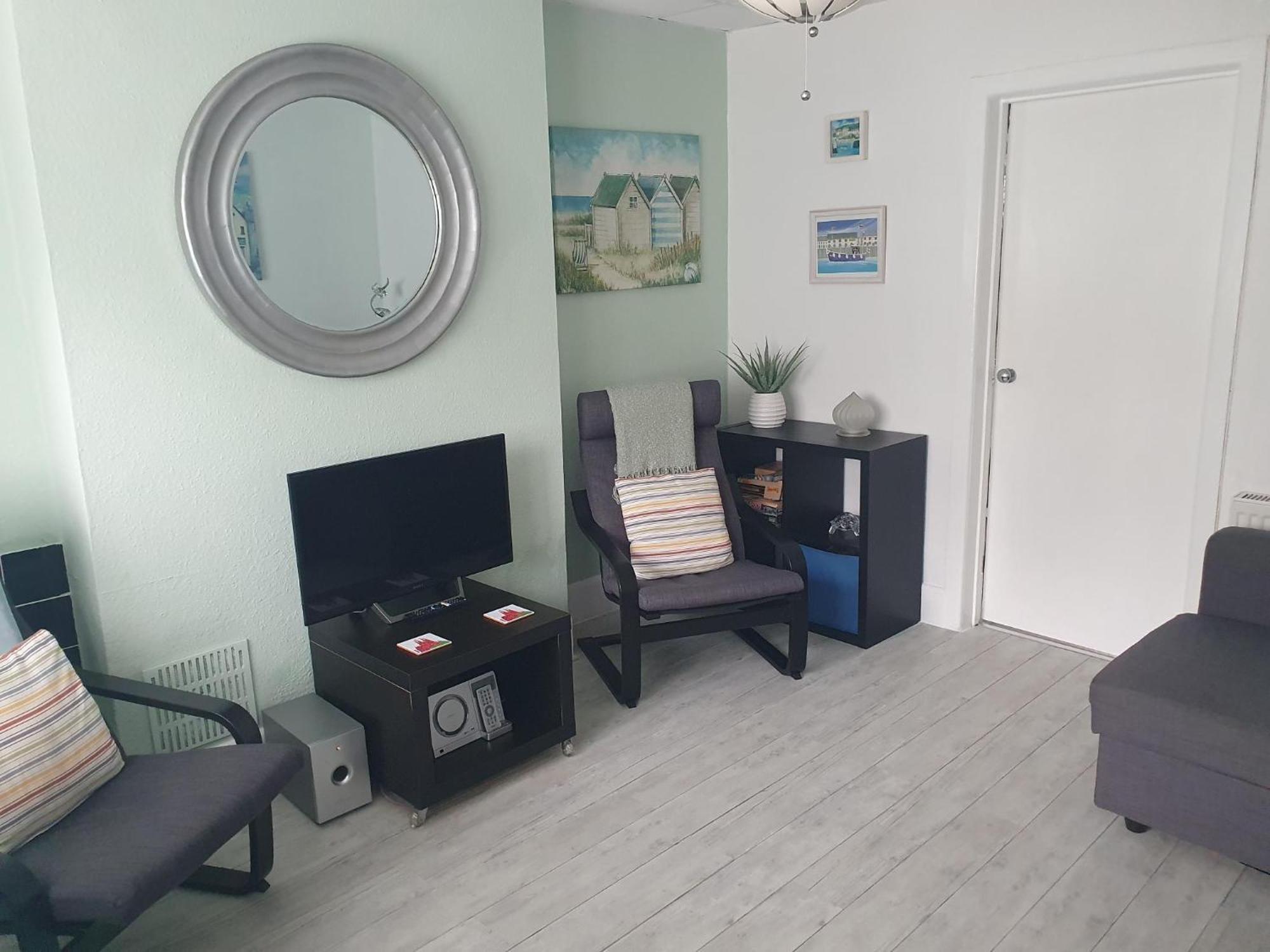 Apartment Great For Town & *